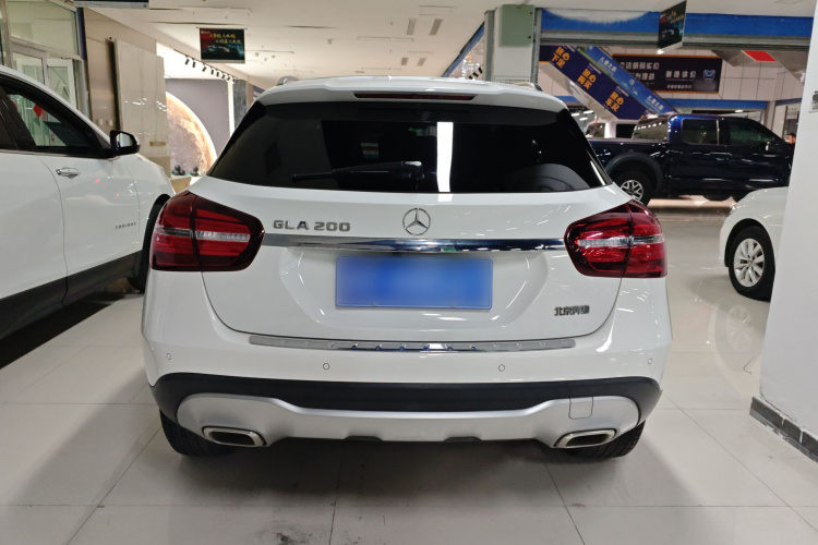 奔驰GLA 2018款 GLA 200 时尚型车身外观6