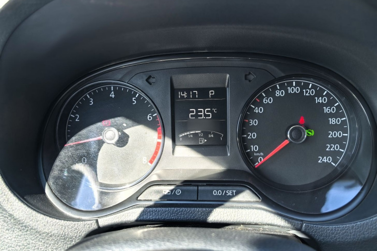 大众 Polo 2016款 1.4L 自动风尚型中控内饰7004