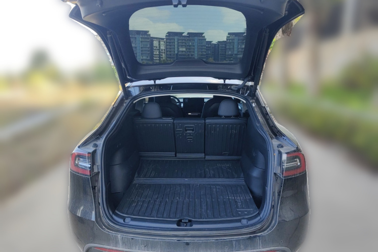 特斯拉 Model Y 2023款 后轮驱动版中控内饰23