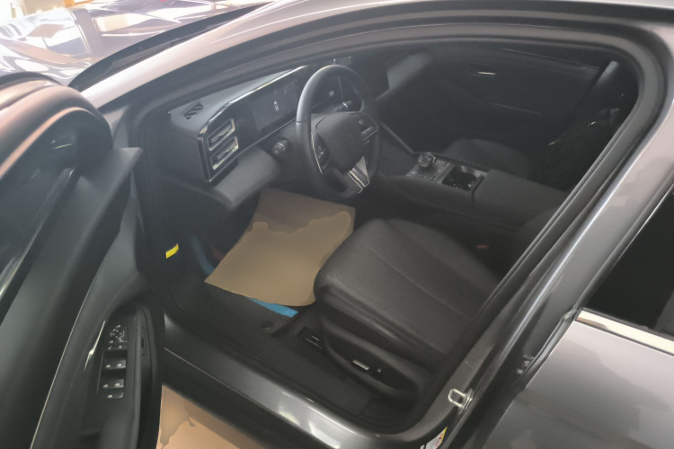 比亚迪 秦L 2024款 DM-i 120KM超越型中控内饰20