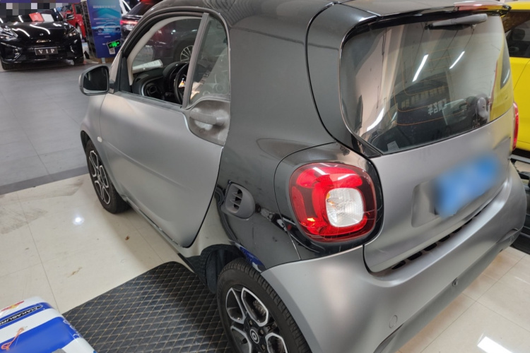 smart fortwo 2019款 0.9T 66千瓦硬顶风擎版 国VI车身外观6003
