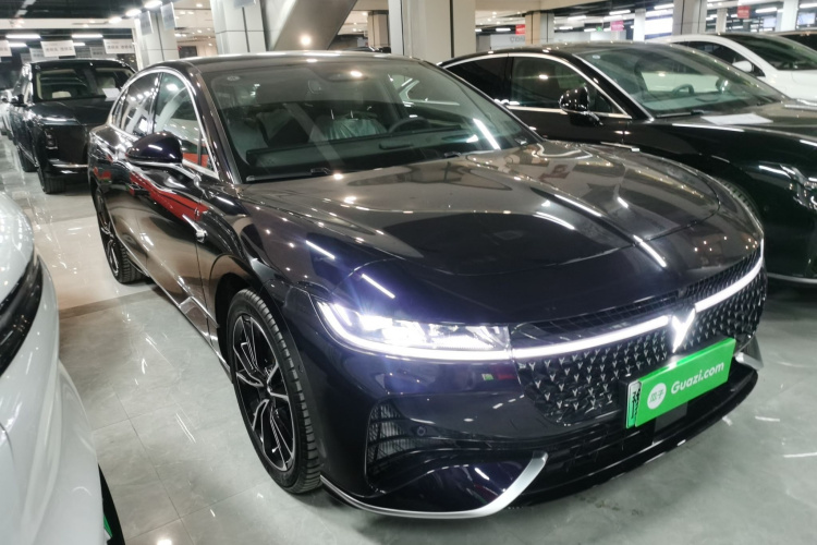 岚图汽车 岚图追光 2024款 PHEV 四驱超长续航旗舰版车身外观3