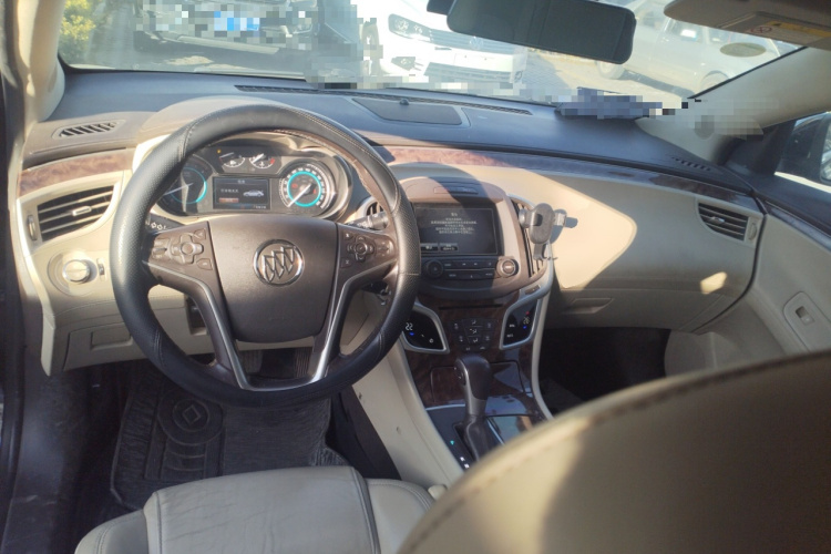 别克 君越 2013款 2.4L SIDI领先舒适型中控内饰12