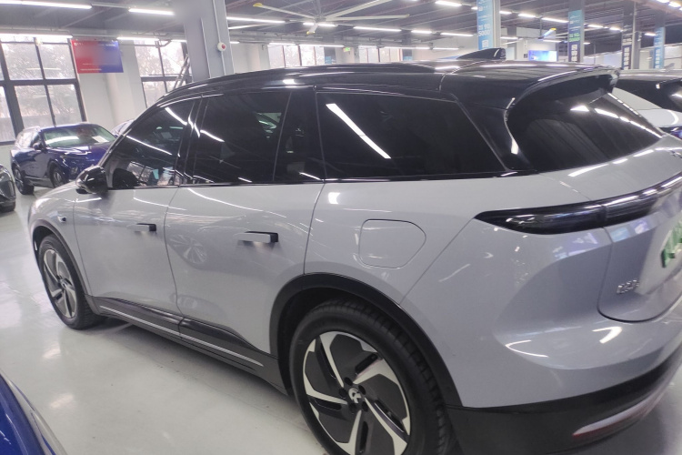 蔚来ES6 2024款 75kWh车身外观4