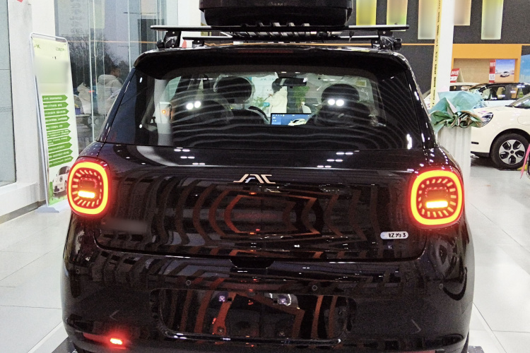 江淮钇为 钇为3 2025款 330km 黑凤梨版车身外观6004