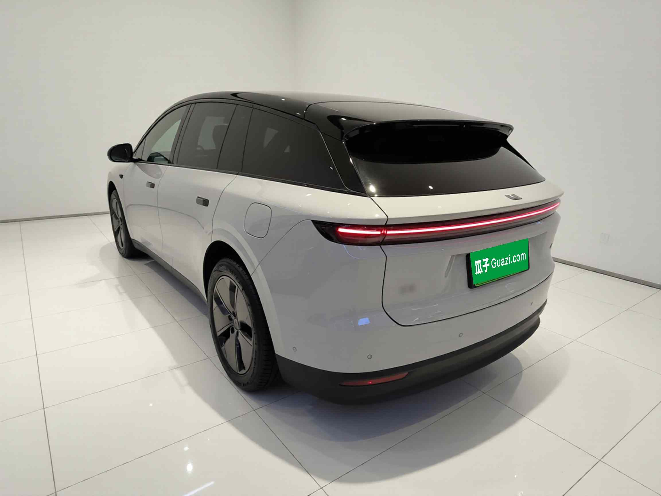 理想汽车 理想i6 2025款 两驱标准版(3)