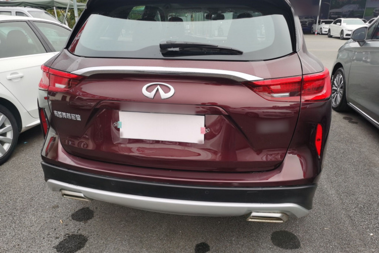 英菲尼迪QX50 2020款 改款 2.0T 两驱时尚版车身外观6