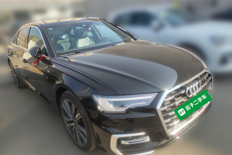 奥迪A6L 2025款 45 TFSI quattro 尊享动感型车身外观3