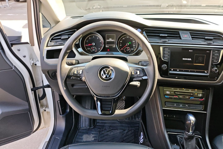 大众 2021款 途安L 280TSI DSG舒适版 7座局部细节13