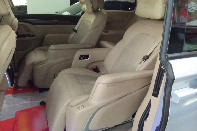 别克GL8新能源 2025款 陆尚 尊享版 7座中控内饰21