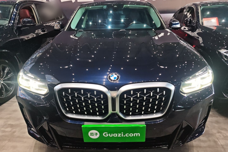 宝马X4 2022款 xDrive 25i M运动套装车身外观2
