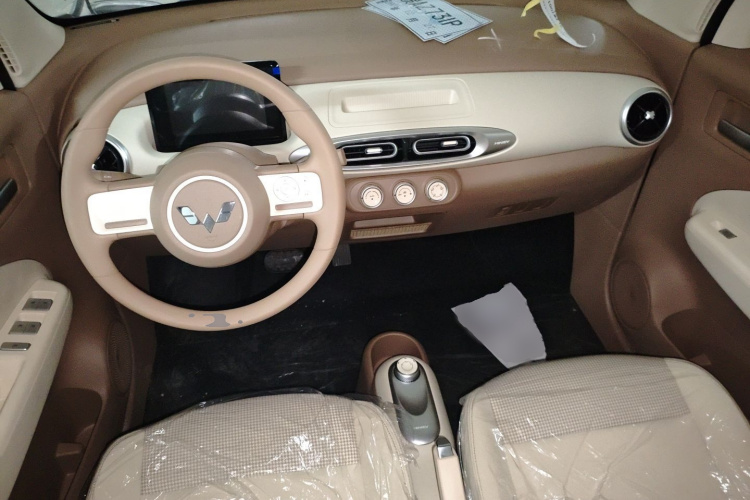 五菱汽车 宏光MINIEV 2025款 四门版 进阶款中控内饰7002