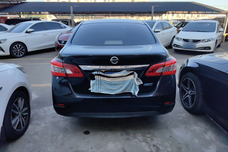 日产 轩逸 2012款 1.6XE CVT舒适版车身外观6004