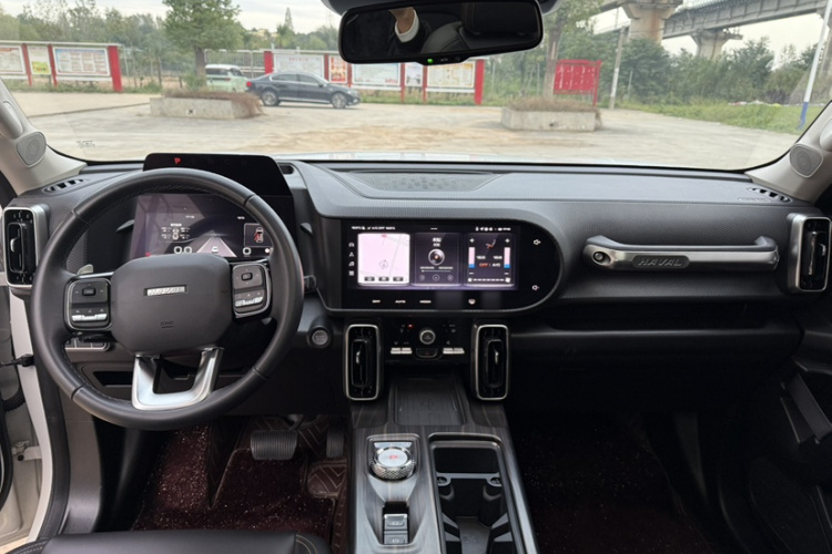 哈弗大狗 2021款 改款 1.5T DCT两驱马犬版中控内饰7003