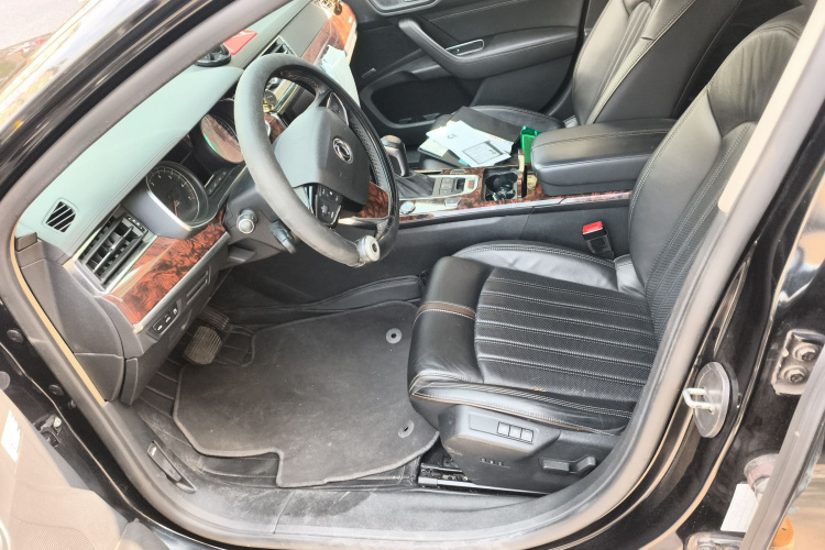 东风风神 东风A9 2016款 1.8T 尊贵型中控内饰19