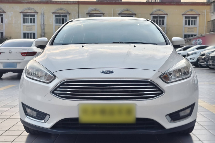 福特 福克斯 2015款 三厢 1.6L 自动风尚型车身外观6001