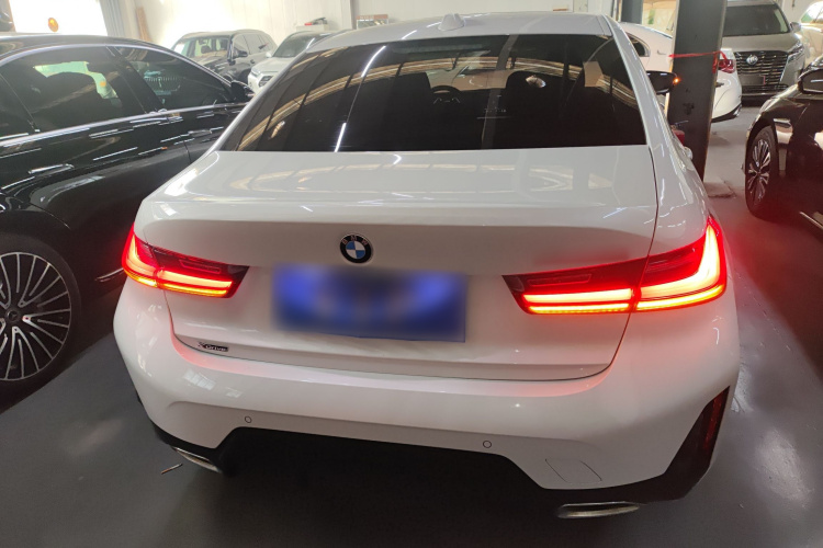 宝马3系 2023款 325Li xDrive M运动套装车身外观6