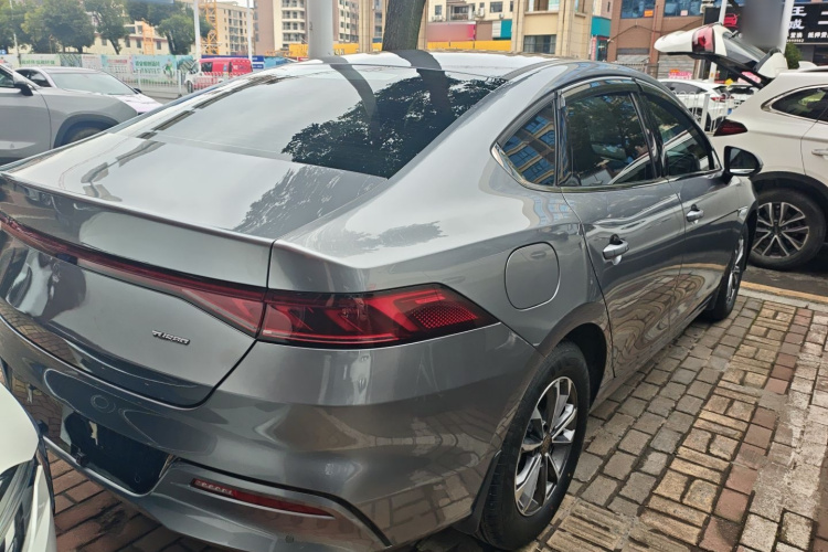 比亚迪 秦PLUS 2024款 荣耀版 DM-i 55KM领先型车身外观7