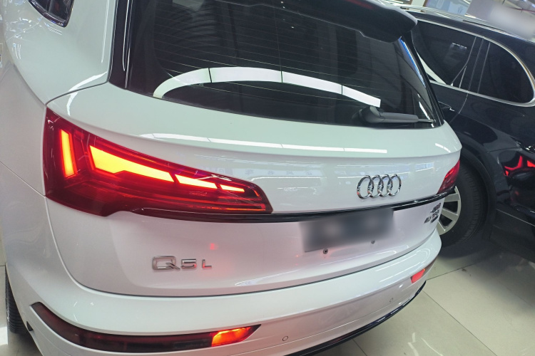 奥迪Q5L 2022款 40T 时尚动感型车身外观6004