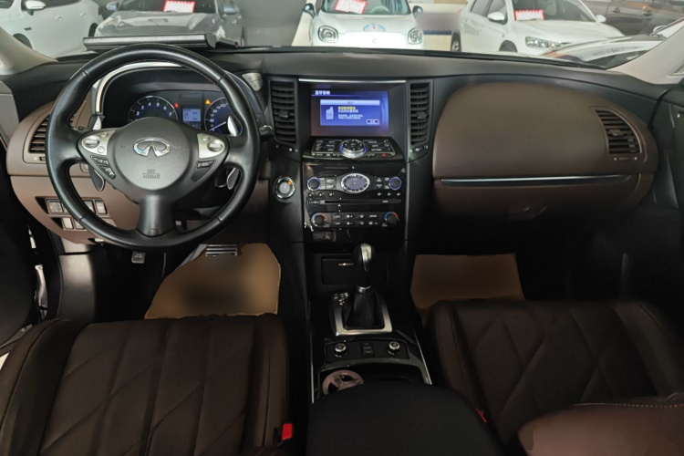 英菲尼迪QX70 2013款 3.7L 标准版中控内饰12