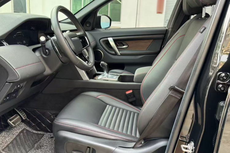 路虎 发现运动版新能源 2022款 改款 P300e 插电式电动混合版中控内饰7003