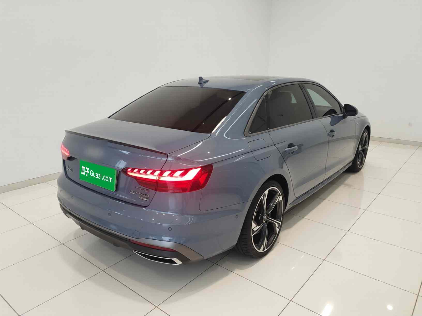 奥迪A4L 2022款 40 TFSI quattro RS套件燃速型(5)