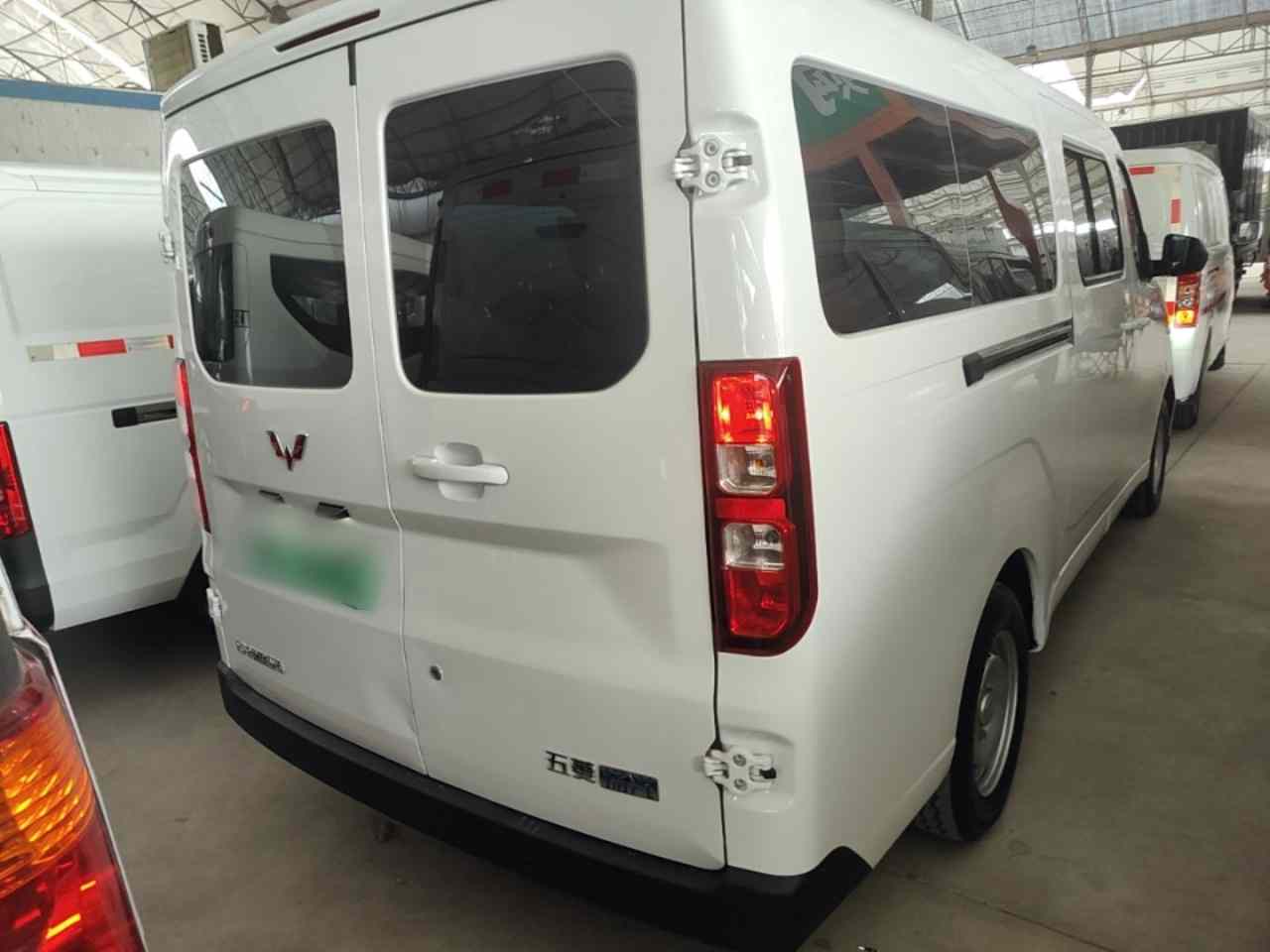 五菱汽车 五菱扬光 2024款 300km 舒适型客车版 75kW(4)