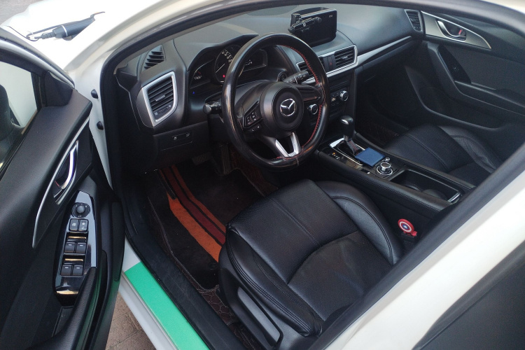 马自达3 昂克赛拉 2017款 两厢 1.5L 自动豪华型 国V中控内饰19