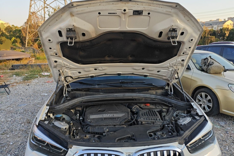 宝马X1 2021款 sDrive25Li 领先型机舱底盘24