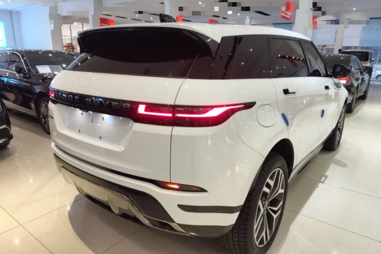 路虎 2024款 揽胜极光L SE 驭光尊耀版车身外观7