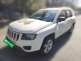 Jeep 指南者(进口) 2013款 2.0L 两驱运动版