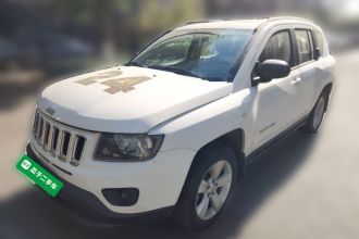 Jeep 指南者(进口) 2013款 2.0L 两驱运动版