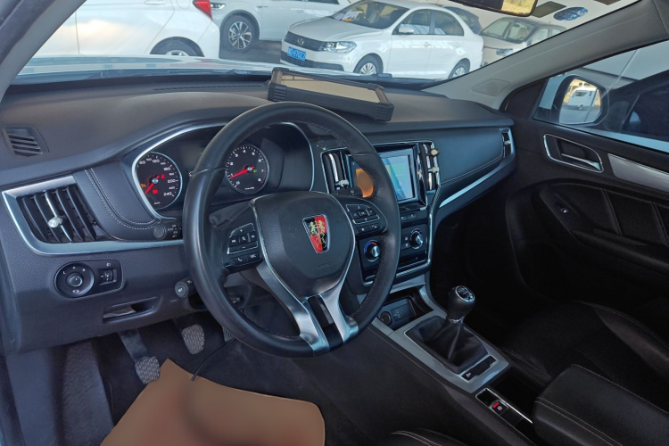 荣威RX5 2018款 20T 两驱手动旗舰版中控内饰12