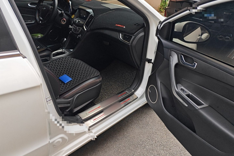 奇瑞 艾瑞泽5 2016款 1.5L CVT领潮版局部细节9005