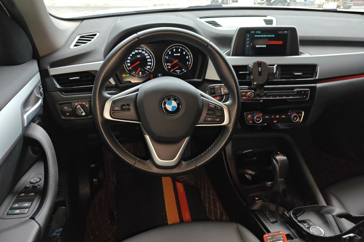 宝马X1 2019款 sDrive20Li 领先型中控内饰13