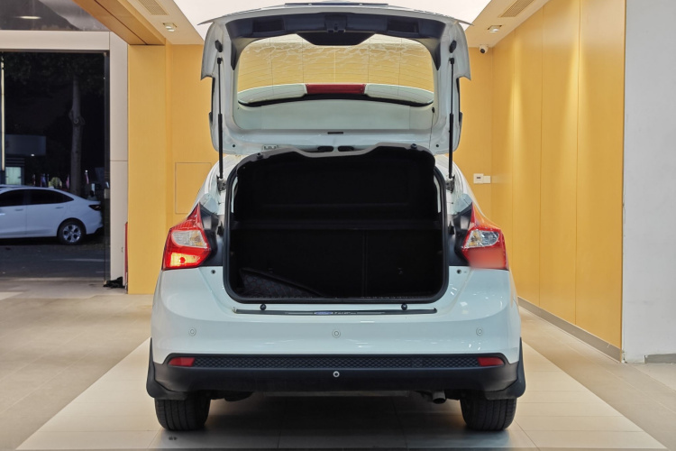 福特 福克斯 2015款 两厢 1.6L 自动风尚型局部细节23