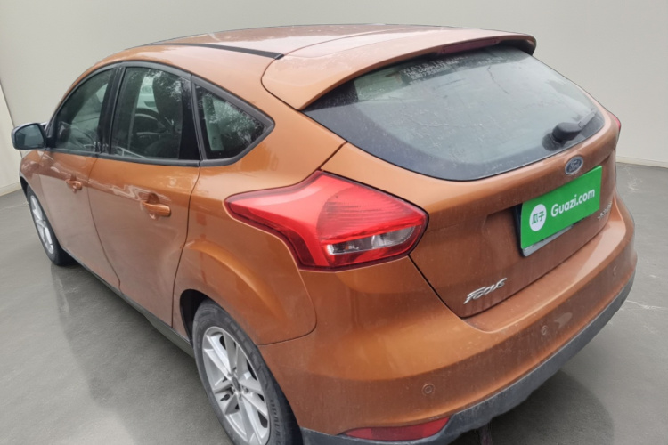 福特 福克斯 2015款 两厢 1.6L 手动风尚型车身外观5