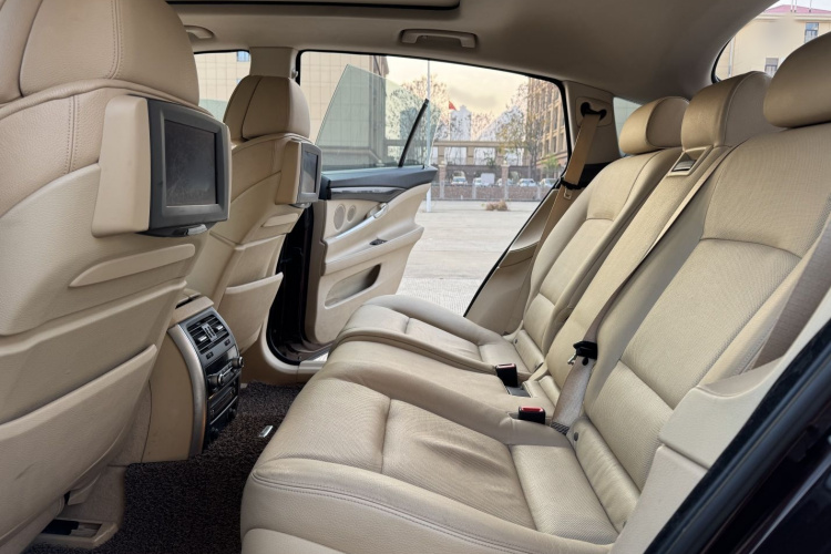 宝马5系GT 2011款 535i xDrive豪华型中控内饰7002
