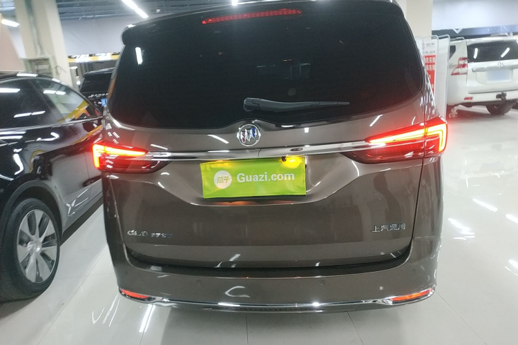 别克GL8 2022款 陆上公务舱 652T 舒适型车身外观6