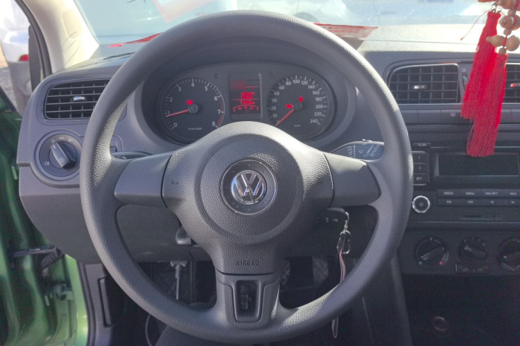 大众 Polo 2013款 1.4L 手动风尚版中控内饰13