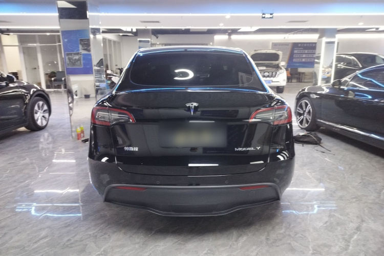 特斯拉 Model Y 2023款 后轮驱动版车身外观6