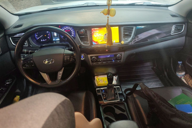 现代 名图 2014款 1.8L 自动尊贵型DLX中控内饰12