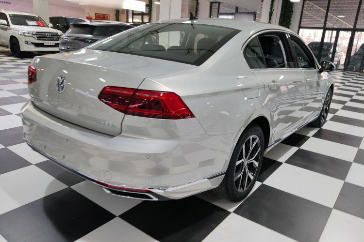大众 迈腾 2020款 330TSI DSG 领先型车身外观7