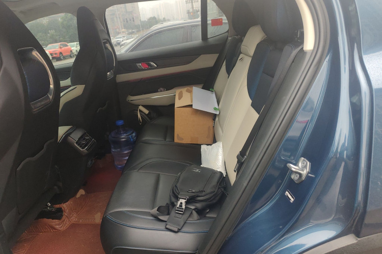 领克01 2021款 2.0TD 两驱型Pro中控内饰21