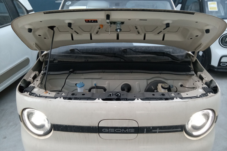 吉利银河 熊猫 2025款 210km 元气熊机舱底盘24