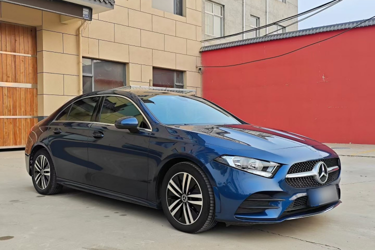 奔驰A级 2019款 A 180 L 运动轿车车身外观6002