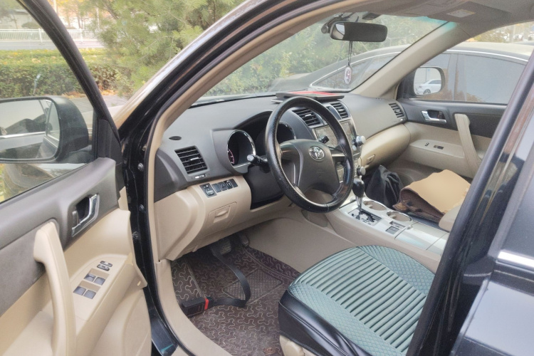 丰田 汉兰达 2012款 2.7L 两驱5座精英版中控内饰7003