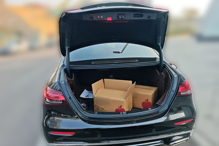 奔驰E级 2021款 E 300 L 时尚型中控内饰23