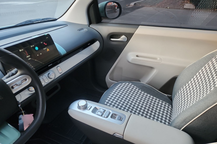 长安启源 长安Lumin 2025款 205km 香沁款中控内饰7004