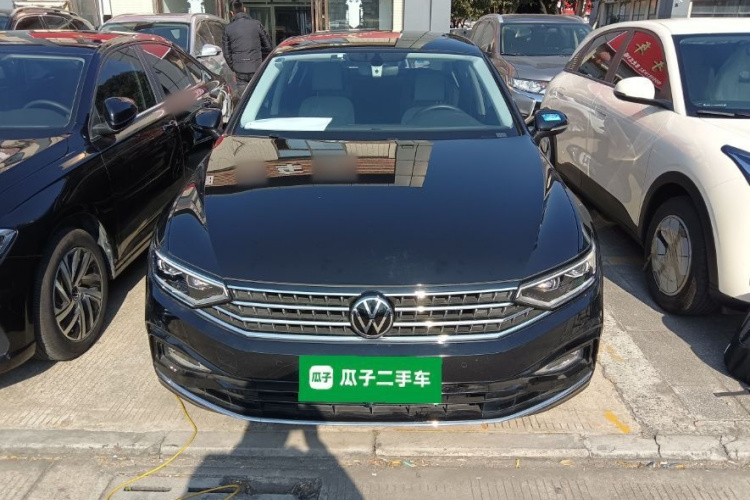 大众 迈腾 2023款 200万辆纪念版 330TSI DSG领先型车身外观2